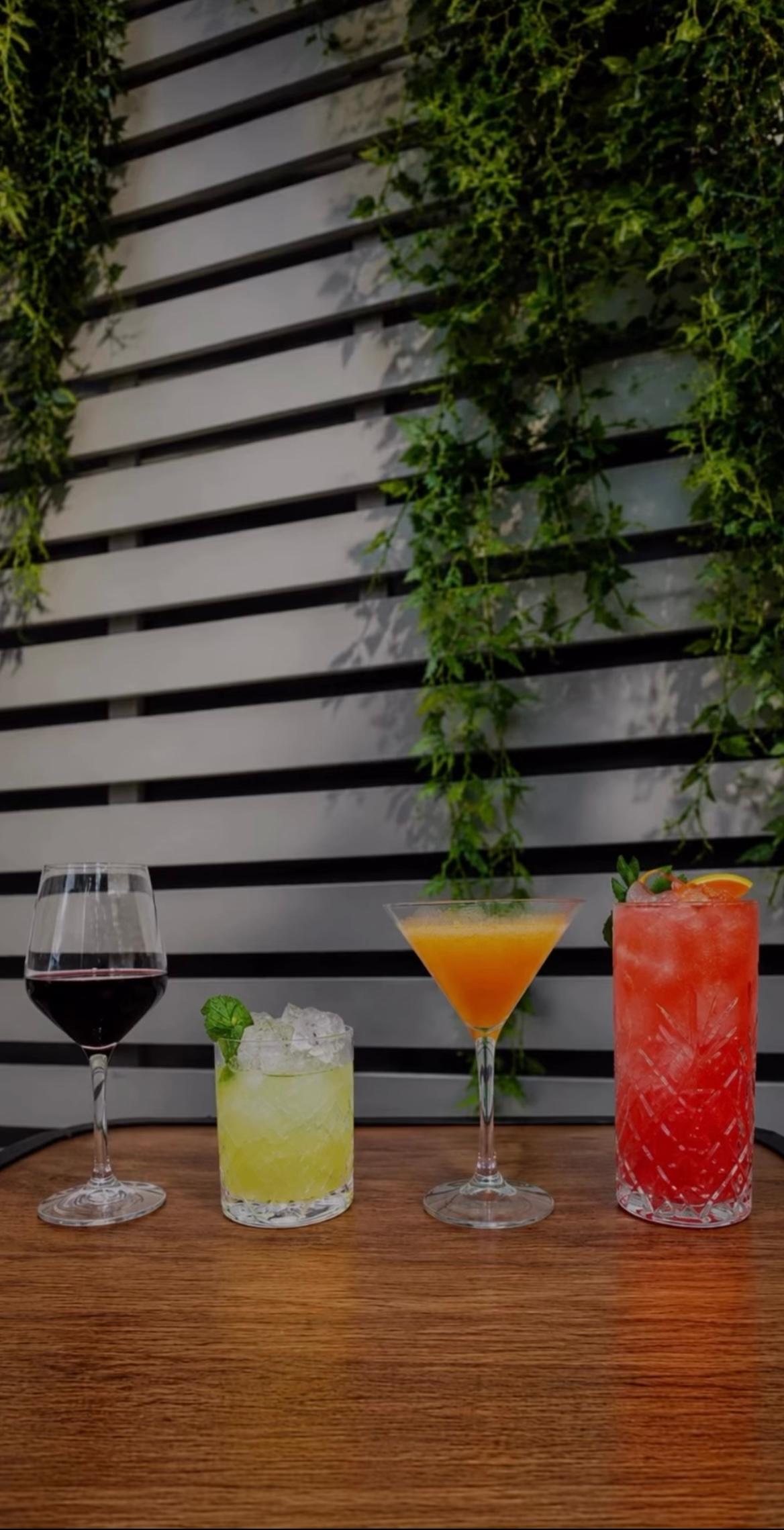 I cocktail e l'atmosfera di Aurah Riccione